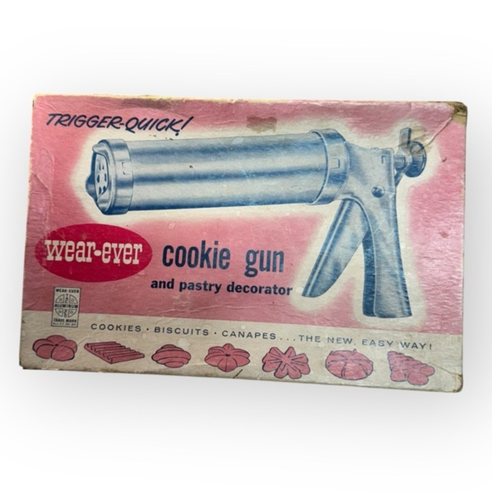 Wear-Ever Vintage Cookie Gun and Pastry Decorator - Blue